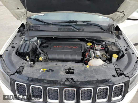 ✅ 2018 Jeep Compass Latitude • VIN: 3C4NJCBB3JT240747 • Лот: 43554923. Опубліковано раніше на Copart з пробігом 35 349 миль. Безкоштовний доступ до архіву аукціонних продажів зі США та докладний звіт про історію автомобіля на DreamBid. Зображення 13.