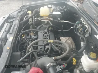 ✅ 2008 Mazda Tribute Touring • VIN: 4F2CZ02Z28KM00561 • Lot: 43769680. Wystawiony na IAAI z przebiegiem 103 147 mil. Bezpłatny archiwum sprzedaży aukcyjnych z USA i szczegółowy raport historii pojazdu na DreamBid. Zdjęcie 15.