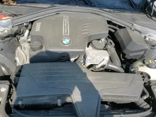 ✅ 2017 BMW 3 Series 320i xDrive • VIN: WBA8A3C32HK692959 • Лот: 66175475. Опубликован ранее на Copart с пробегом 62 050 миль. Бесплатный доступ к архиву аукционных продаж из США и подробный отчёт об истории автомобиля на DreamBid. Изображение 13.