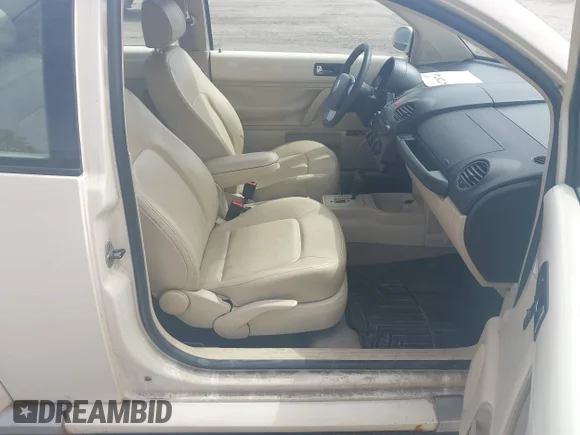 ✅ 2008 Volkswagen Beetle S • VIN: 3VWPW31C68M524010 • Lot: 44728741. Wystawiony na IAAI z przebiegiem 165 460 mil. Bezpłatny archiwum sprzedaży aukcyjnych z USA i szczegółowy raport historii pojazdu na DreamBid. Zdjęcie 5.
