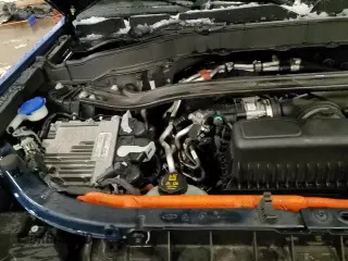 ✅ 2021 Ford Police Interceptor Utility • VIN: 1FM5K8AW7MNA16203 • Lot: 94994395. Wystawiony na Copart z przebiegiem 88 248 mil. Bezpłatny archiwum sprzedaży aukcyjnych z USA i szczegółowy raport historii pojazdu na DreamBid. Zdjęcie 14.