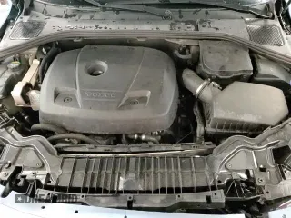 ✅ 2018 Volvo V60 • VIN: YV440MWK2J2055165 • Лот: 71201045. Опубликован ранее на Copart с пробегом 148 047 миль. Бесплатный доступ к архиву аукционных продаж из США и подробный отчёт об истории автомобиля на DreamBid. Изображение 14.