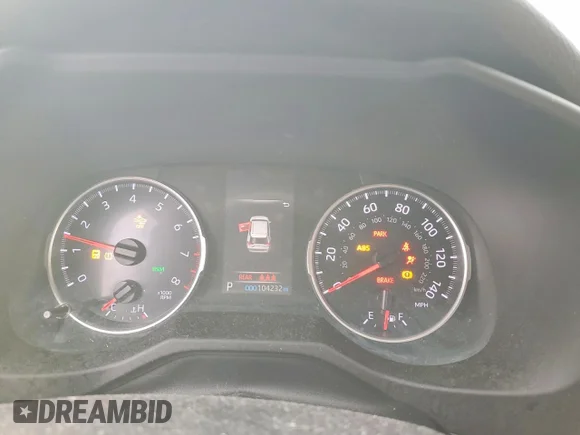 ✅ 2021 Toyota RAV4 XLE • VIN: 2T3P1RFV0MC141463 • Lot: 77560015. Wystawiony na Copart z przebiegiem 104 232 mil. Bezpłatny archiwum sprzedaży aukcyjnych z USA i szczegółowy raport historii pojazdu na DreamBid. Zdjęcie 9.