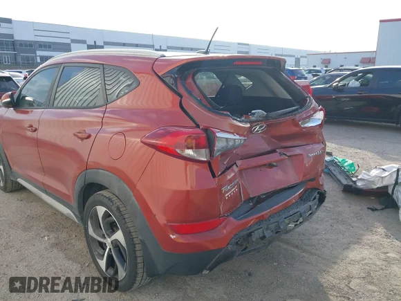 ✅ 2017 Hyundai Tucson Limited • VIN: KM8J33A23HU517564 • Lot: 43734491. Wystawiony na IAAI z przebiegiem 114 551 mil. Bezpłatny archiwum sprzedaży aukcyjnych z USA i szczegółowy raport historii pojazdu na DreamBid. Zdjęcie 6.