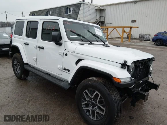 ✅ 2025 Jeep Wrangler Sahara • VIN: 1C4PJXEN1SW524377 • Лот: 44051438. Опубліковано раніше на IAAI з пробігом 6 227 миль. Безкоштовний доступ до архіву аукціонних продажів зі США та докладний звіт про історію автомобіля на DreamBid. Зображення 1.