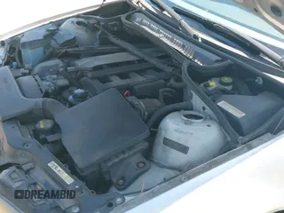 ✅ 2005 BMW 3 Series 330xi • VIN: WBAEW53405PN37317 • Lot: 42544009. Listed on IAAI with 111,964 mi. Free auction sales archive from the USA and detailed vehicle history report at DreamBid. Image 18.