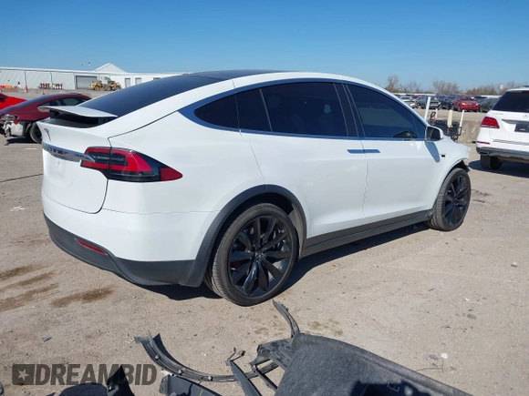 ✅ 2020 Tesla Model X Long Range • VIN: 5YJXCBE24LF231419 • Lot: 44329138. Wystawiony na IAAI z przebiegiem 107 598 mil. Bezpłatny archiwum sprzedaży aukcyjnych z USA i szczegółowy raport historii pojazdu na DreamBid. Zdjęcie 4.