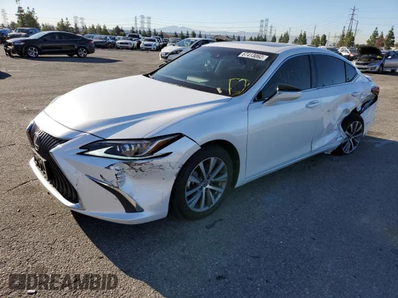 ✅ 2020 Lexus ES 300h • VIN: 58AC21B10LU006160 • Лот: 67413062. Опубліковано раніше на Copart з пробігом 47 587 миль. Безкоштовний доступ до архіву аукціонних продажів зі США та докладний звіт про історію автомобіля на DreamBid. Зображення 1.