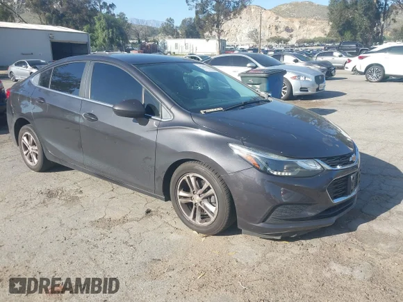✅ 2016 Chevrolet Cruze LT • VIN: 1G1BE5SM5G7319041 • Lot: 44266592. Wystawiony na IAAI z przebiegiem 135 560 mil. Bezpłatny archiwum sprzedaży aukcyjnych z USA i szczegółowy raport historii pojazdu na DreamBid. Zdjęcie 1.