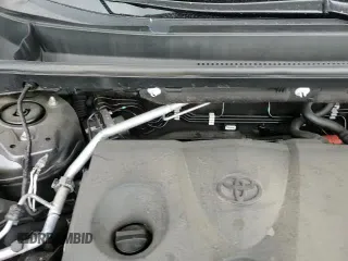 ✅ 2024 Toyota RAV4 Hybrid XSE • VIN: 2T3E6RFV5RW064944 • Lot: 82286205. Wystawiony na Copart z przebiegiem 15 853 mil. Bezpłatny archiwum sprzedaży aukcyjnych z USA i szczegółowy raport historii pojazdu na DreamBid. Zdjęcie 13.