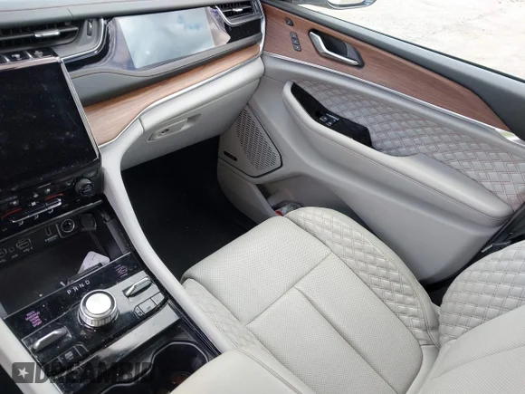 ✅ 2023 Jeep Grand Cherokee Summit Reserve • VIN: 1C4RJKEG0P8722604 • Lot: 42536784. Wystawiony na IAAI z przebiegiem 41 660 mil. Bezpłatny archiwum sprzedaży aukcyjnych z USA i szczegółowy raport historii pojazdu na DreamBid. Zdjęcie 5.