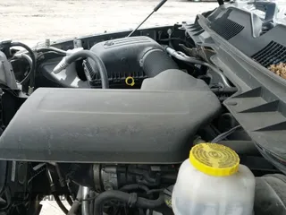 ✅ 2018 Ram 1500 Big Horn • VIN: 1C6RR7GG3JS326378 • Lot: 42037563. Wystawiony na IAAI z przebiegiem 124 615 mil. Bezpłatny archiwum sprzedaży aukcyjnych z USA i szczegółowy raport historii pojazdu na DreamBid. Zdjęcie 19.