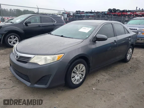 ✅ 2014 Toyota Camry SE • VIN: 4T1BF1FK6EU733333 • Lot: 44087155. Wystawiony na IAAI z przebiegiem 184 255 mil. Bezpłatny archiwum sprzedaży aukcyjnych z USA i szczegółowy raport historii pojazdu na DreamBid. Zdjęcie 2.