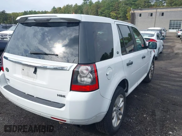 ✅ 2011 Land Rover LR2 HSE • VIN: SALFR2BN1BH271439 • Lot: 43445733. Wystawiony na IAAI z przebiegiem 152 158 mil. Bezpłatny archiwum sprzedaży aukcyjnych z USA i szczegółowy raport historii pojazdu na DreamBid. Zdjęcie 4.