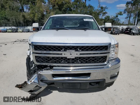 ✅ 2013 Chevrolet Silverado 2500HD LTZ • VIN: 1GC1KYCG1DF187306 • Lot: 81920074. Wystawiony na Copart z przebiegiem 99 512 mil. Bezpłatny archiwum sprzedaży aukcyjnych z USA i szczegółowy raport historii pojazdu na DreamBid. Zdjęcie 5.