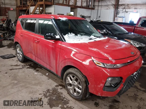 ✅ 2021 Kia Soul LX • VIN: KNDJ23AU9M7747448 • Лот: 44279878. Опубликован ранее на IAAI с пробегом 97 853 миль. Бесплатный доступ к архиву аукционных продаж из США и подробный отчёт об истории автомобиля на DreamBid. Изображение 1.