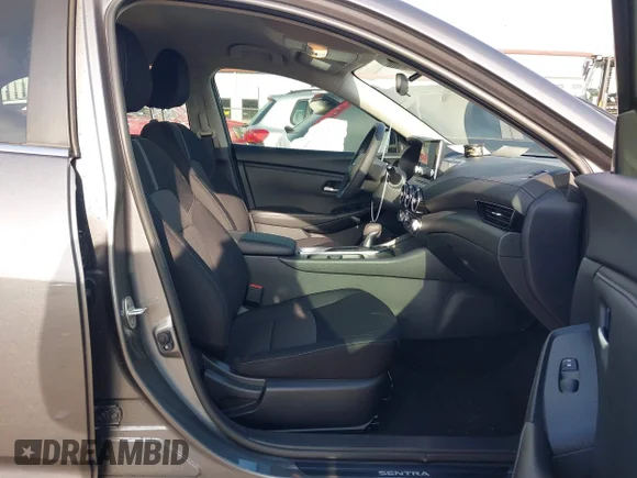✅ 2024 Nissan Sentra SV • VIN: 3N1AB8CV3RY297016 • Лот: 44574704. Опубликован ранее на IAAI с пробегом 27 708 миль. Бесплатный доступ к архиву аукционных продаж из США и подробный отчёт об истории автомобиля на DreamBid. Изображение 5.