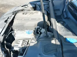 ✅ 2015 Audi A4 Premium • VIN: WAUAFAFL0FA050553 • Lot: 42568239. Wystawiony na IAAI z przebiegiem 122 821 mil. Bezpłatny archiwum sprzedaży aukcyjnych z USA i szczegółowy raport historii pojazdu na DreamBid. Zdjęcie 21.