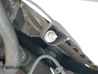 ✅ 2017 Lincoln Continental Livery • VIN: 1LN6L9HK6H5606280 • Lot: 43672984. Wystawiony na IAAI z przebiegiem 317 615 mil. Bezpłatny archiwum sprzedaży aukcyjnych z USA i szczegółowy raport historii pojazdu na DreamBid. Zdjęcie 20.