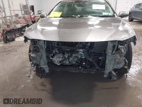 ✅ 2022 Toyota Camry LE • VIN: 4T1R11BK5NU059050 • Lot: 44150926. Wystawiony na IAAI z przebiegiem 49 001 mil. Bezpłatny archiwum sprzedaży aukcyjnych z USA i szczegółowy raport historii pojazdu na DreamBid. Zdjęcie 6.