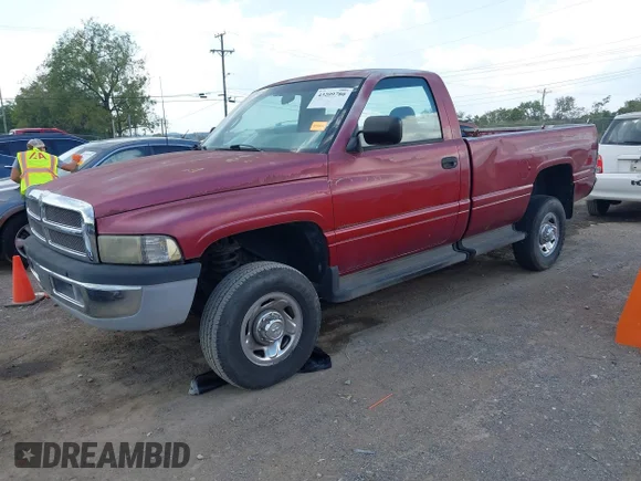 ✅ 1994 Dodge 2500 • VIN: 1B7KF26W5RS600996 • Lot: 43209780. Wystawiony na IAAI z przebiegiem 99 701 mil. Bezpłatny archiwum sprzedaży aukcyjnych z USA i szczegółowy raport historii pojazdu na DreamBid. Zdjęcie 2.