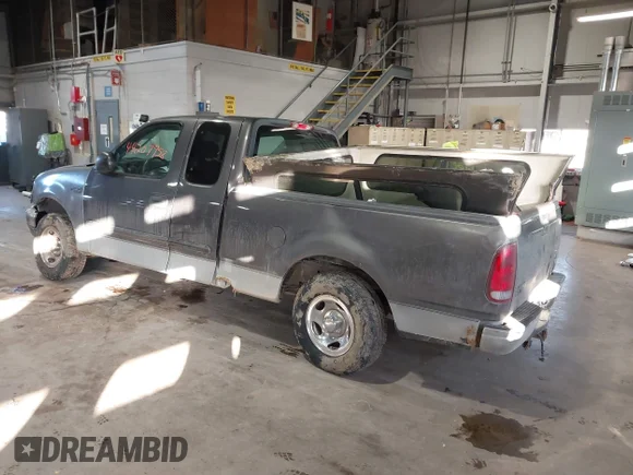 ✅ 2004 Ford F-150 XL • VIN: 2FTRX17W74CA07013 • Лот: 44207958. Опубліковано раніше на IAAI з пробігом 115 535 миль. Безкоштовний доступ до архіву аукціонних продажів зі США та докладний звіт про історію автомобіля на DreamBid. Зображення 3.