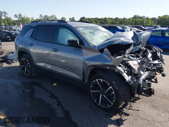 ✅ 2026 Chevrolet Equinox FWD RS • VIN: 3GNAXLEG9TL122152 • Лот: 44887303. Опубликован ранее на IAAI с пробегом 12 268 миль. Бесплатный доступ к архиву аукционных продаж из США и подробный отчёт об истории автомобиля на DreamBid. Изображение 1.