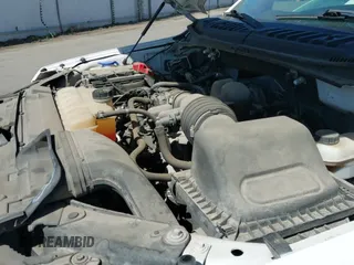 ✅ 2018 Ford F-150 XL • VIN: 1FTMF1CB1JKC01852 • Lot: 42449112. Wystawiony na IAAI z przebiegiem 99 105 mil. Bezpłatny archiwum sprzedaży aukcyjnych z USA i szczegółowy raport historii pojazdu na DreamBid. Zdjęcie 19.