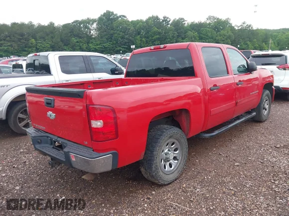 ✅ 2007 Chevrolet Silverado 1500 LS • VIN: 3GCEC13C07G546053 • Lot: 42125119. Wystawiony na IAAI z przebiegiem 201 358 mil. Bezpłatny archiwum sprzedaży aukcyjnych z USA i szczegółowy raport historii pojazdu na DreamBid. Zdjęcie 4.