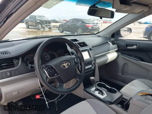 ✅ 2014 Toyota Camry LE • VIN: 4T4BF1FK6ER375611 • Lot: 44527150. Wystawiony na IAAI z przebiegiem 101 054 mil. Bezpłatny archiwum sprzedaży aukcyjnych z USA i szczegółowy raport historii pojazdu na DreamBid. Zdjęcie 5.