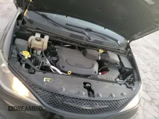 ✅ 2019 Chrysler Pacifica Touring L Plus • VIN: 2C4RC1EG8KR714106 • Lot: 92538875. Listed on Copart with 104,733 mi. Free auction sales archive from the USA and detailed vehicle history report at DreamBid. Image 16.