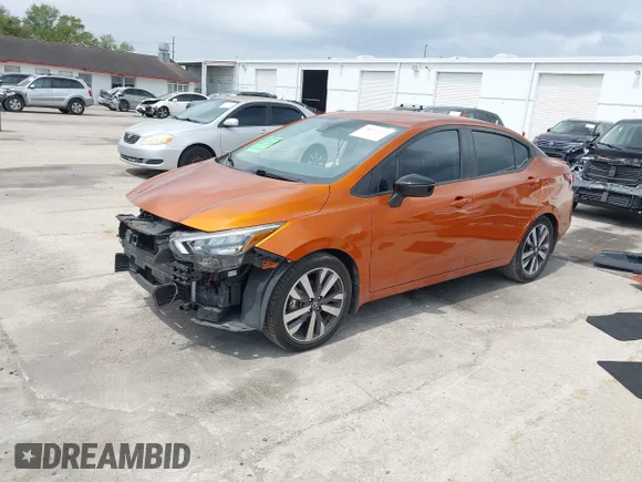 ✅ 2021 Nissan Versa SR • VIN: 3N1CN8FVXML805435 • Lot: 44694680. Wystawiony na IAAI z przebiegiem 57 109 mil. Bezpłatny archiwum sprzedaży aukcyjnych z USA i szczegółowy raport historii pojazdu na DreamBid. Zdjęcie 2.