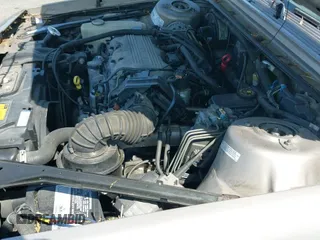 ✅ 1996 Oldsmobile Cutlass Ciera 1SA VX5 • VIN: 1G3AJ55M2T6340939 • Lot: 42443565. Wystawiony na IAAI z przebiegiem 151 014 mil. Bezpłatny archiwum sprzedaży aukcyjnych z USA i szczegółowy raport historii pojazdu na DreamBid. Zdjęcie 12.