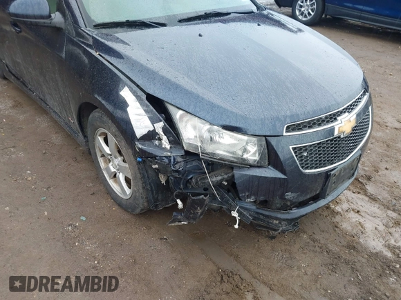 ✅ 2014 Chevrolet Cruze 1LT • VIN: 1G1PC5SB0E7417031 • Lot: 44377490. Wystawiony na IAAI z przebiegiem 120 402 mil. Bezpłatny archiwum sprzedaży aukcyjnych z USA i szczegółowy raport historii pojazdu na DreamBid. Zdjęcie 6.