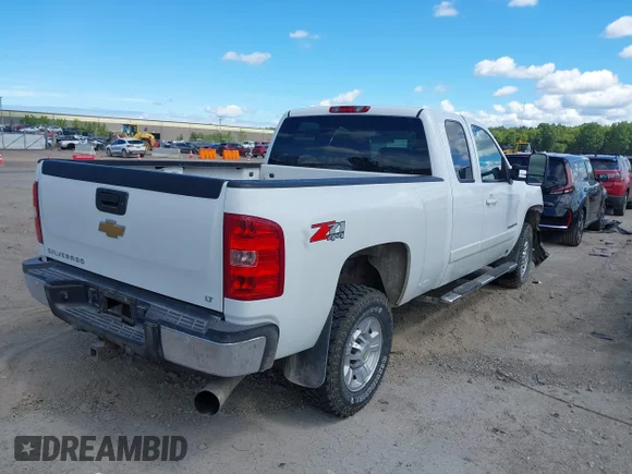 ✅ 2008 Chevrolet Silverado 2500HD LTZ • VIN: 1GCHK29608E204781 • Lot: 43115395. Wystawiony na IAAI z przebiegiem 215 568 mil. Bezpłatny archiwum sprzedaży aukcyjnych z USA i szczegółowy raport historii pojazdu na DreamBid. Zdjęcie 4.