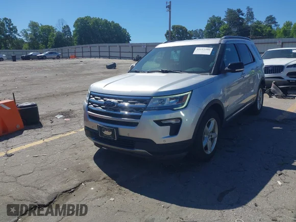 ✅ 2018 Ford Explorer XLT • VIN: 1FM5K7D85JGA01934 • Lot: 45112200. Wystawiony na IAAI z przebiegiem 85 436 mil. Bezpłatny archiwum sprzedaży aukcyjnych z USA i szczegółowy raport historii pojazdu na DreamBid. Zdjęcie 2.