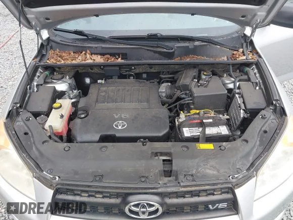 ✅ 2010 Toyota RAV4 • VIN: JTMBK4DV8AD016232 • Lot: 45301270. Wystawiony na IAAI z przebiegiem 130 538 mil. Bezpłatny archiwum sprzedaży aukcyjnych z USA i szczegółowy raport historii pojazdu na DreamBid. Zdjęcie 10.