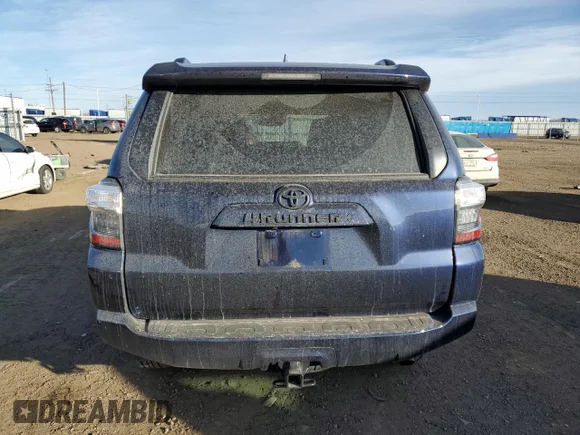 ✅ 2022 Toyota 4Runner SR5 Premium • VIN: JTENU5JR1N6024344 • Lot: 70152912. Wystawiony na Copart z przebiegiem 9 089 mil. Bezpłatny archiwum sprzedaży aukcyjnych z USA i szczegółowy raport historii pojazdu na DreamBid. Zdjęcie 6.