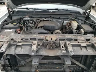 ✅ 2016 GMC Sierra 3500 • VIN: 1GT02VEG6GZ396521 • Lot: 87250474. Wystawiony na Copart z przebiegiem 47 314 mil. Bezpłatny archiwum sprzedaży aukcyjnych z USA i szczegółowy raport historii pojazdu na DreamBid. Zdjęcie 13.