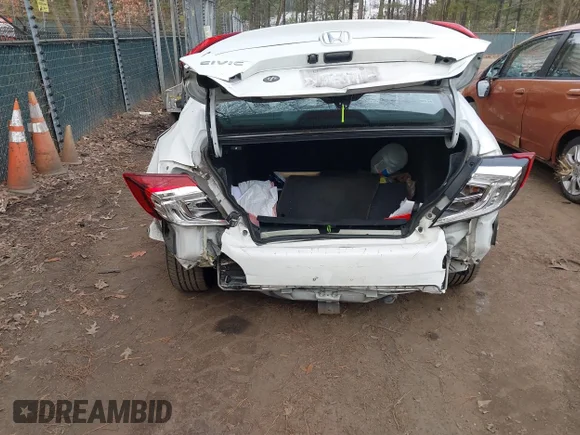 ✅ 2018 Honda Civic LX • VIN: 2HGFC2F50JH601777 • Lot: 44037931. Wystawiony na IAAI z przebiegiem 101 782 mil. Bezpłatny archiwum sprzedaży aukcyjnych z USA i szczegółowy raport historii pojazdu na DreamBid. Zdjęcie 6.