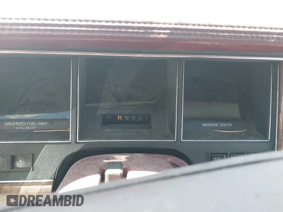 ✅ 1994 Lincoln Town Car Executive • VIN: 1LNLM81W3RY698679 • Lot: 43316735. Wystawiony na IAAI z przebiegiem Nie podano. Bezpłatny archiwum sprzedaży aukcyjnych z USA i szczegółowy raport historii pojazdu na DreamBid. Zdjęcie 7.