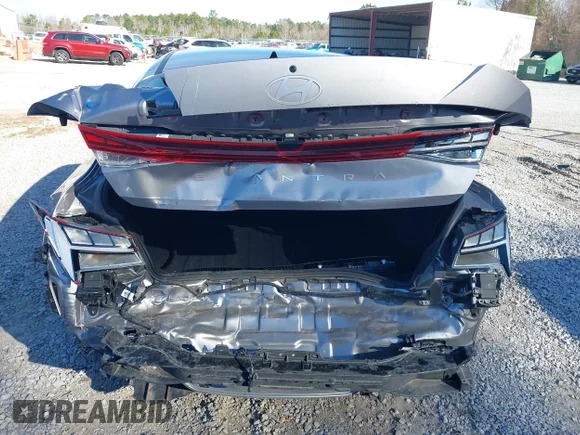✅ 2025 Hyundai Elantra SEL Convenience • VIN: KMHLS4DG3SU016075 • Lot: 44203599. Wystawiony na IAAI z przebiegiem 17 079 mil. Bezpłatny archiwum sprzedaży aukcyjnych z USA i szczegółowy raport historii pojazdu na DreamBid. Zdjęcie 6.