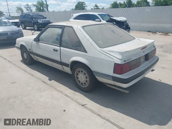 ✅ 1990 Ford Mustang LX • VIN: 1FACP41E4LF125181 • Лот: 44927206. Опубліковано раніше на IAAI з пробігом 73 681 миль. Безкоштовний доступ до архіву аукціонних продажів зі США та докладний звіт про історію автомобіля на DreamBid. Зображення 3.