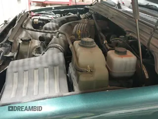 ✅ 2009 Ford F-250 XL • VIN: 1FTSW21529EA83511 • Lot: 42484819. Wystawiony na IAAI z przebiegiem 50 891 mil. Bezpłatny archiwum sprzedaży aukcyjnych z USA i szczegółowy raport historii pojazdu na DreamBid. Zdjęcie 19.