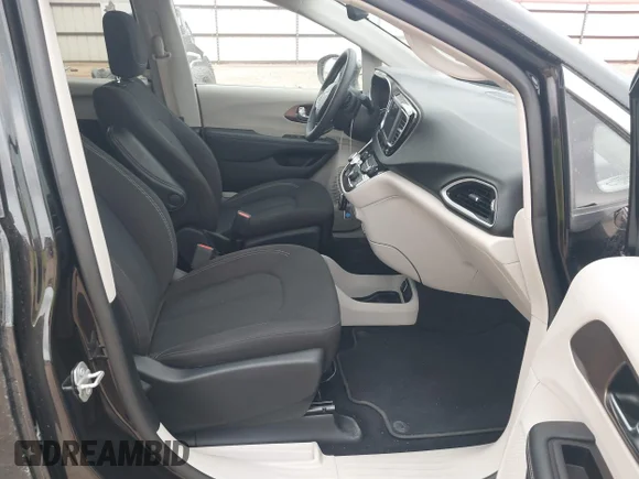 ✅ 2024 Chrysler Voyager LX • VIN: 2C4RC1CG1RR167872 • Lot: 44528709. Wystawiony na IAAI z przebiegiem 54 462 mil. Bezpłatny archiwum sprzedaży aukcyjnych z USA i szczegółowy raport historii pojazdu na DreamBid. Zdjęcie 5.