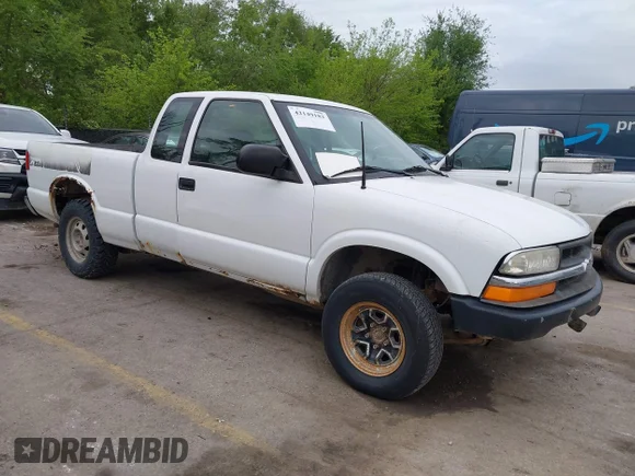 ✅ 2003 Chevrolet S-10 LS • VIN: 1GCDT19X438170043 • Lot: 42149183. Wystawiony na IAAI z przebiegiem 194 178 mil. Bezpłatny archiwum sprzedaży aukcyjnych z USA i szczegółowy raport historii pojazdu na DreamBid. Zdjęcie 1.
