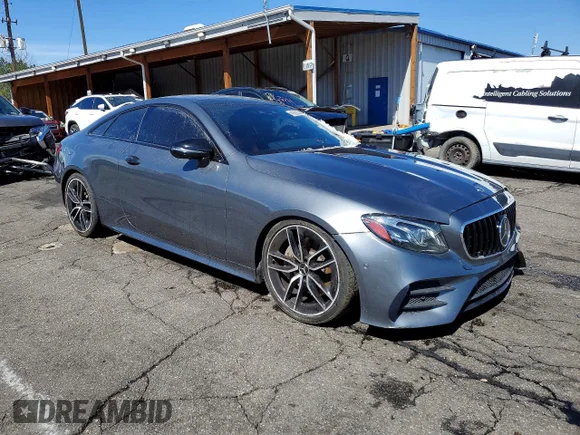 ✅ 2020 Mercedes-Benz E 53 AMG • VIN: W1K1J6BB9LF143989 • Lot: 41902806. Wystawiony na Copart z przebiegiem 31 861 mil. Bezpłatny archiwum sprzedaży aukcyjnych z USA i szczegółowy raport historii pojazdu na DreamBid. Zdjęcie 4.