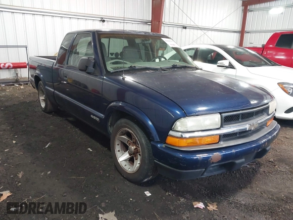 ✅ 2003 Chevrolet S-10 • VIN: 1GCCS19X238169679 • Lot: 41842156. Wystawiony na IAAI z przebiegiem 83 940 mil. Bezpłatny archiwum sprzedaży aukcyjnych z USA i szczegółowy raport historii pojazdu na DreamBid. Zdjęcie 1.