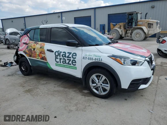 ✅ 2020 Nissan Kicks S • VIN: 3N1CP5BV5LL482991 • Lot: 73657334. Wystawiony na Copart z przebiegiem 77 792 mil. Bezpłatny archiwum sprzedaży aukcyjnych z USA i szczegółowy raport historii pojazdu na DreamBid. Zdjęcie 4.