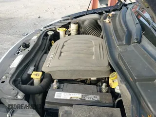 ✅ 2015 Chrysler Town & Country Touring L • VIN: 2C4RC1CG1FR561951 • Lot: 43686356. Wystawiony na IAAI z przebiegiem 157 263 mil. Bezpłatny archiwum sprzedaży aukcyjnych z USA i szczegółowy raport historii pojazdu na DreamBid. Zdjęcie 19.